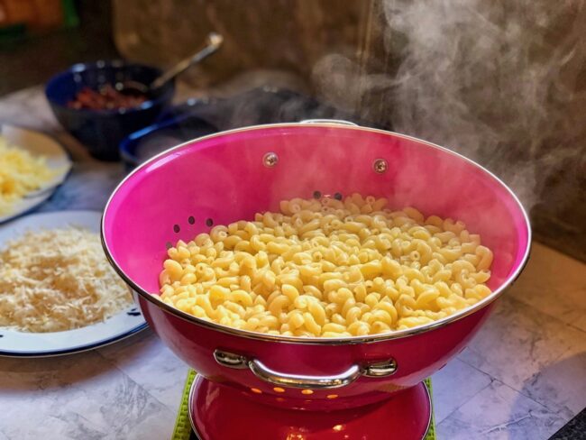 strained macaroni for Gruyere Mac and Cheese